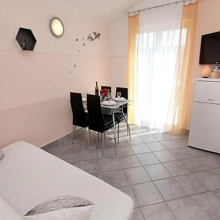 In 36231 Apartment *
